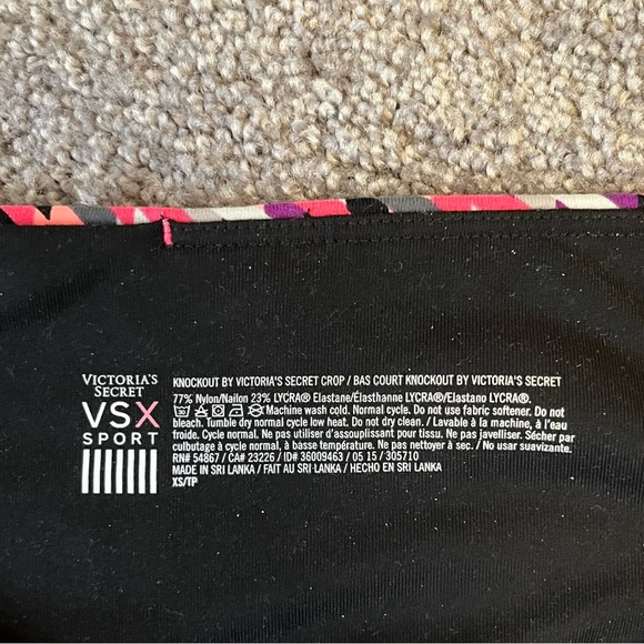 Victoria Secret Knock Out crop tights - Picture 2 of 3